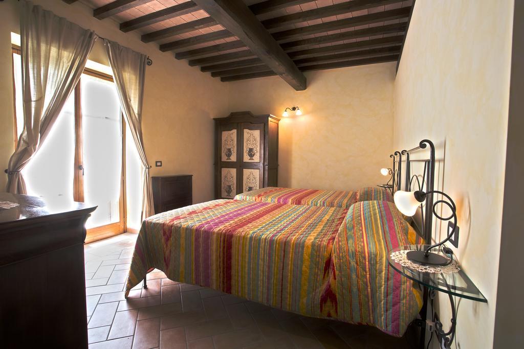 Casa Sandro A Podere Pascianella Villa Castelmuzio Habitación foto